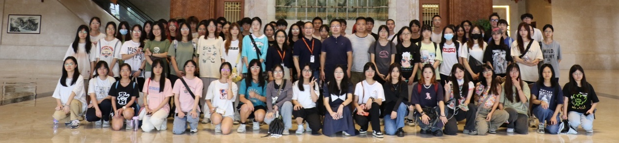 伟德国际1946官方网组织动物医学和动物科学专业学生到企业参观学习